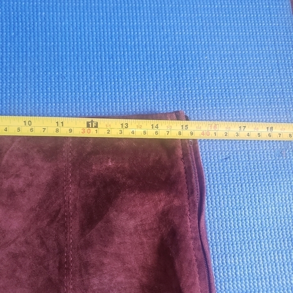 Danier Suede Leather Skirt - Picture 9 of 13